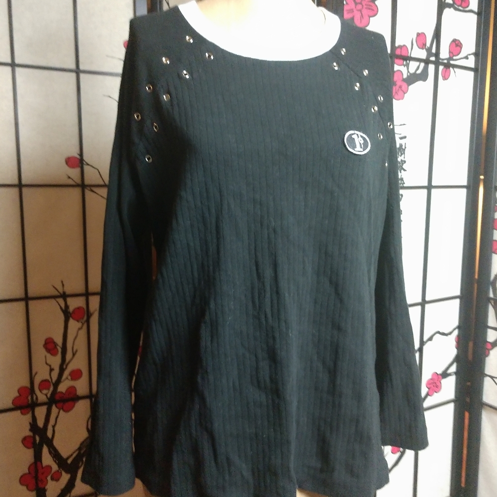Black Korean brand ribbed sweater grommet 1¢  Free